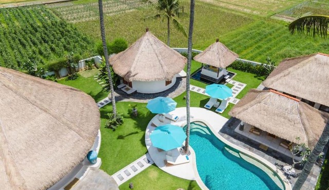 Luxury resort style Villa!