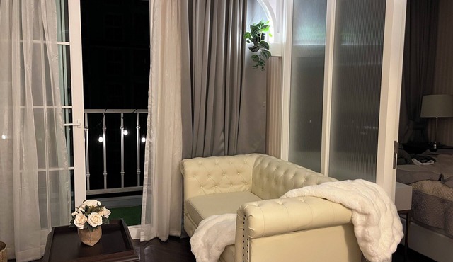 Luxury RETREAT room with ALL you need to Reflex Away