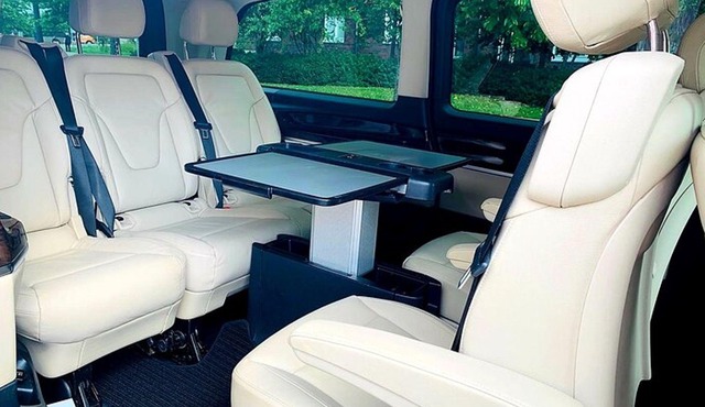 Luxury Return Transfer from Helsinki Airport to Helsinki