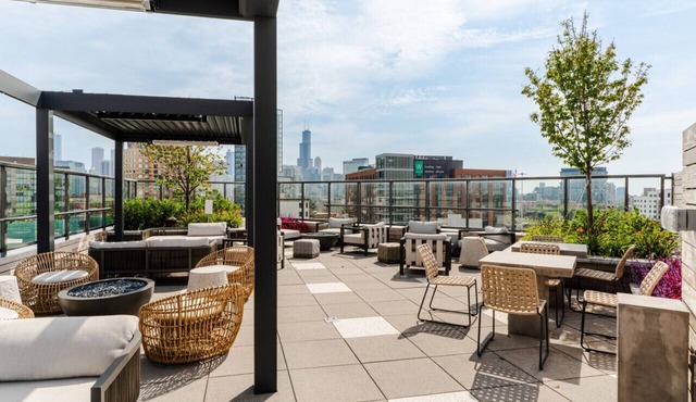 Luxury River West High-Rise N6 Gym+Rooftop+Skyline
