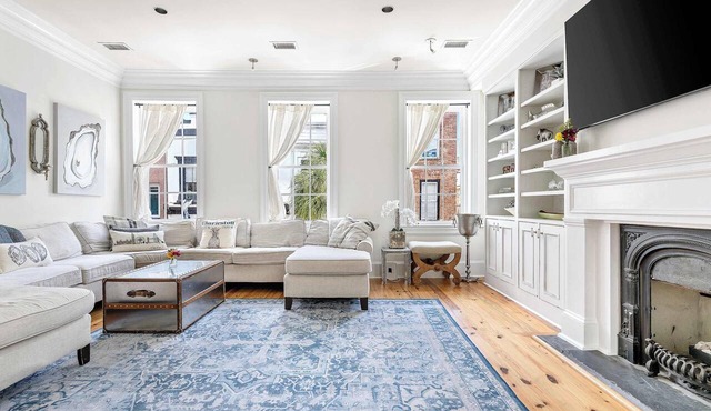 Luxury Rooftop Penthouse - King Street!