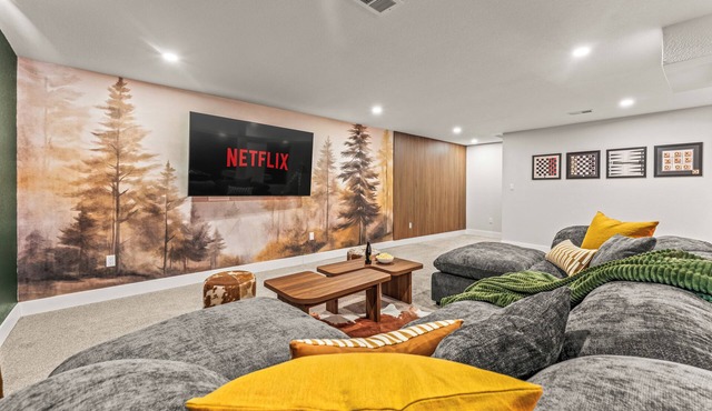 Luxury Scandic Retreat - Hot Tub + Firepit + Games