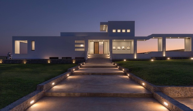 Luxury Seafront Villa Afroditi w/Private Beach and Direct Access , Heated pool