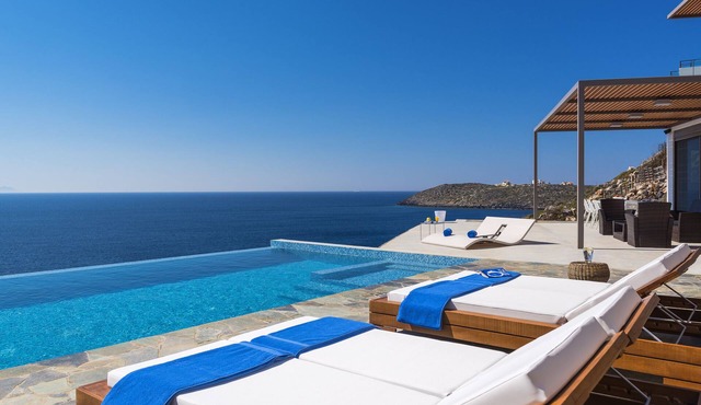 Luxury Seafront Villa