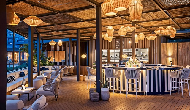 Luxury Seaside Flat with 5-Star Hotel Amenities & Private Beach