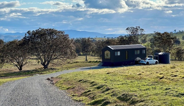 Luxury self-contained cabin, on acreage, in the heart of cool climate wineries