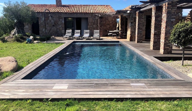 Luxury sheepfold with swimming pool and summer kitchen between bonifacio and porto vecchio
