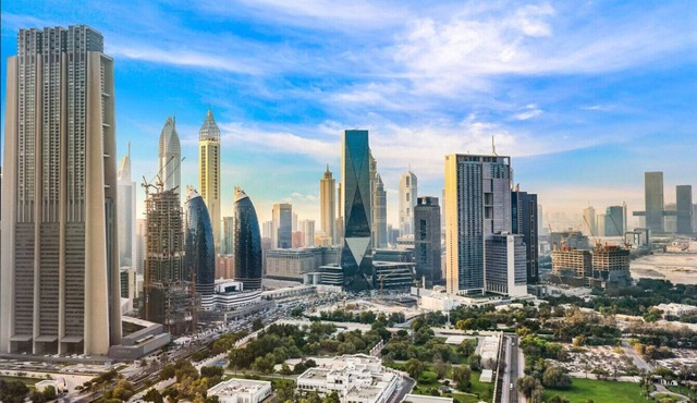 Luxury Skyline View 1BR | Pool, Gym, Parking, Concierge & Near Metro
