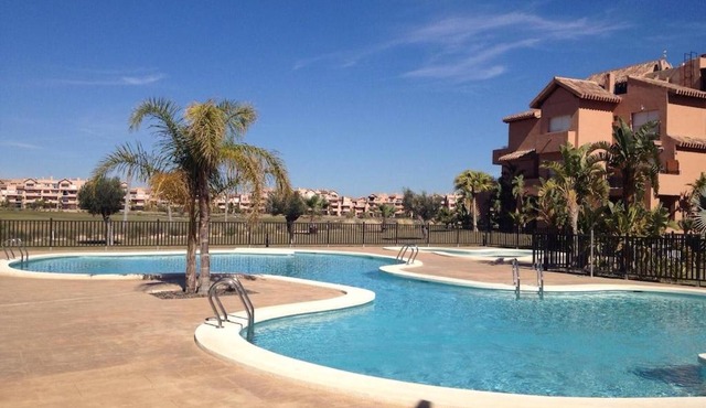 Luxury Spacious Apartment With Golf, Pool & Lake Views 5 Stars