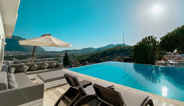 Luxury spacious villa