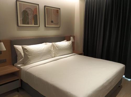 Luxury Studio, 1 Bed, Separate Study Gourmet Kitchen Prime Location
