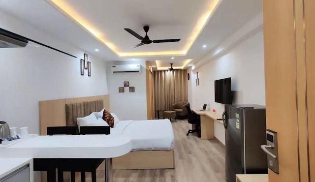 Luxury Studio Apartment with rooftop infinity pool