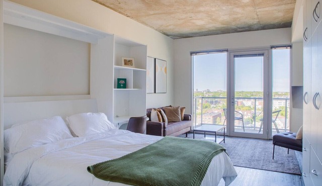 Luxury Studio Apt Near Brady St with Balcony and City View