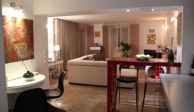 Luxury studio fully equipped with a private garden quietly situated