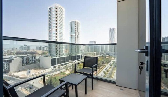 Luxury Studio JVC Open View