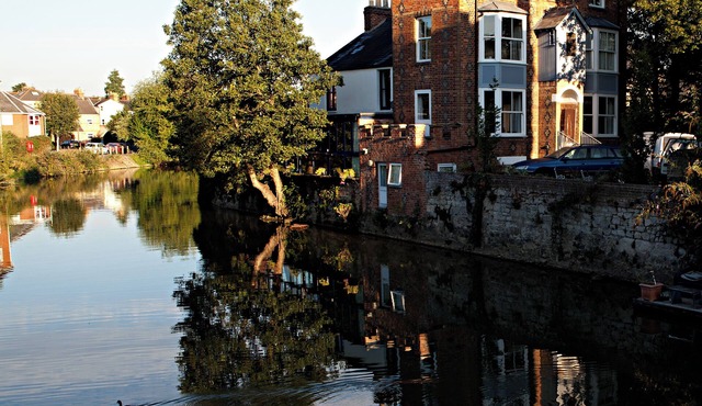 Luxury Studio with balcony over the River Thames in historic centre of Oxford