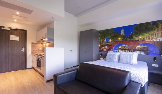 Luxury Studios With Kitchen