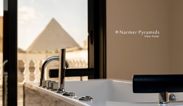 Luxury Suite few steps from the Great Pyramids and Sphinx