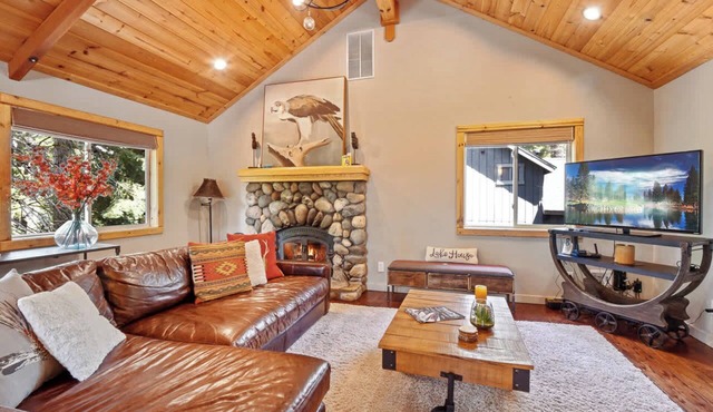 Luxury Tahoe Chalet | Minutes to Dining
