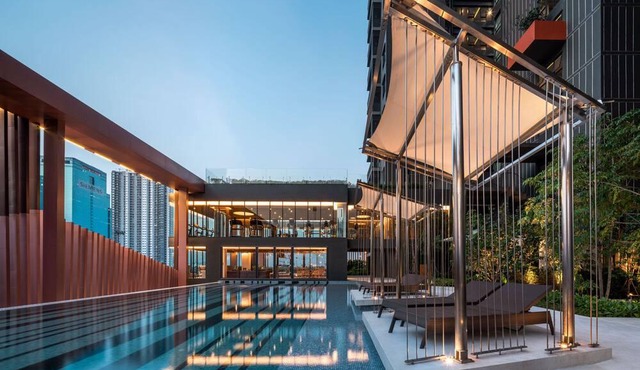 Luxury Apartment Sukhumvit with Superb skyline view