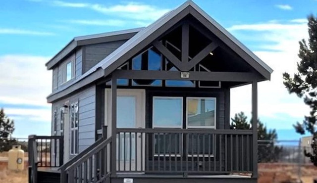 Luxury Tiny Home Escape with Loft, Views & Outdoor Space in Williams, Arizona