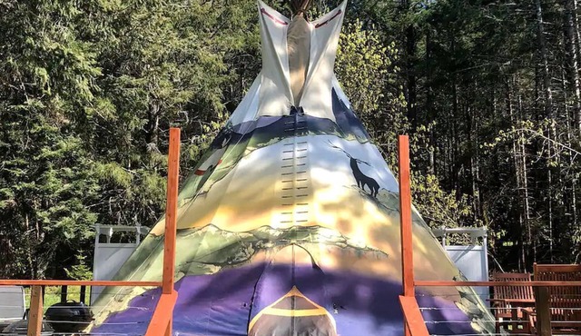 Luxury Tipi located in Wolf Creek, Oregon