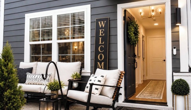 Luxury townhome close to downtown!