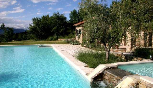 Luxury Tuscan Serviced Villa for 18