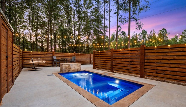 Luxury Two-Cabin Retreat w/Pools for Large Groups