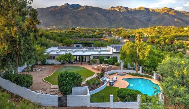 Luxury Upscale Modern Home In The Catalina Foothills ~ Sleeps 16