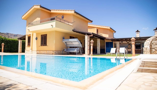 [✮ LUXURY VILLA WITH POOL] - Dimora Fanale