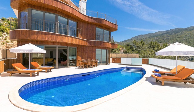 Luxury Valley‑View Escape in Islamlar 3 En‑Suite Jacuzzi Private Pool