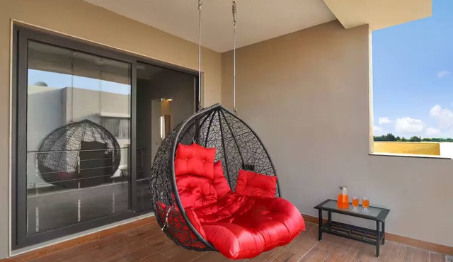 Luxury Villa 2 Bed Rooms, Balcony & Garden View