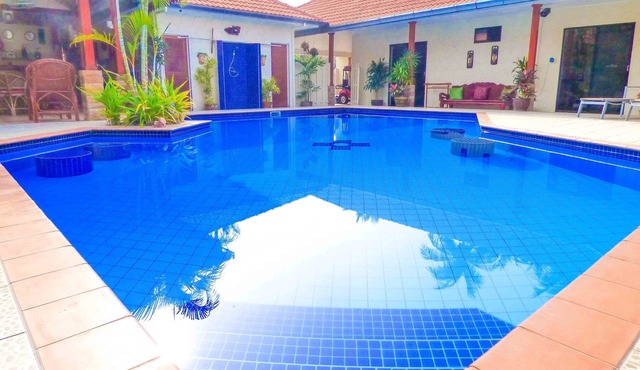 Luxury villa 20 min south of Hua Hin