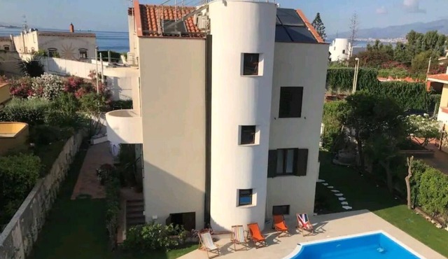 [Luxury Villa Alba Sullo Stretto ★ ★ ★ ★ ★]200 mt from the sea with Pool and Sauna