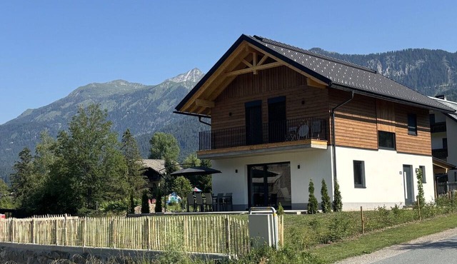 Luxury villa - base for outdoor adventure in summer and winter!