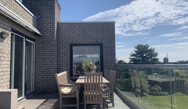 Luxury villa for 8 people overlooking Lake Veere