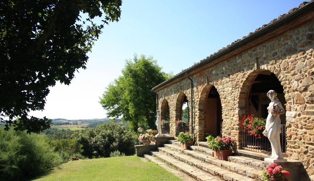 Luxury Villa for large group Private pool tennis court wedding Event Historical