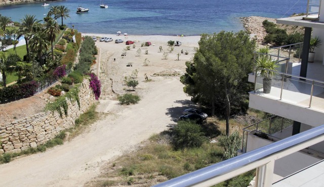 Luxury Villa front line beach, Free Wifi, Private Pool, Sea Views !!