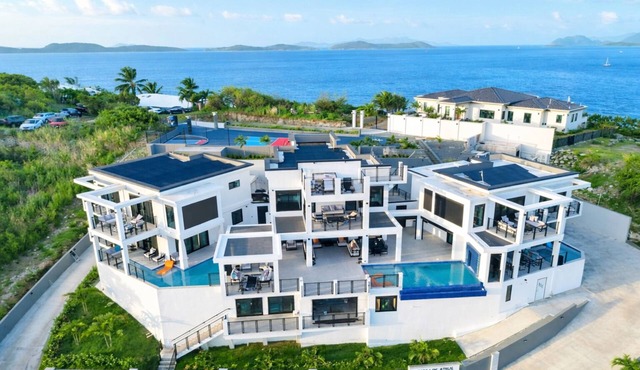 Luxury Villa in Cabrita Point- Sky View Villa with Pickleball & Basketball Court