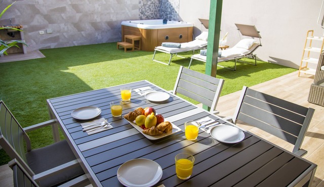 Luxury Villa in Maspalomas, Jacuzzi, Wifi, Pool, Parking
