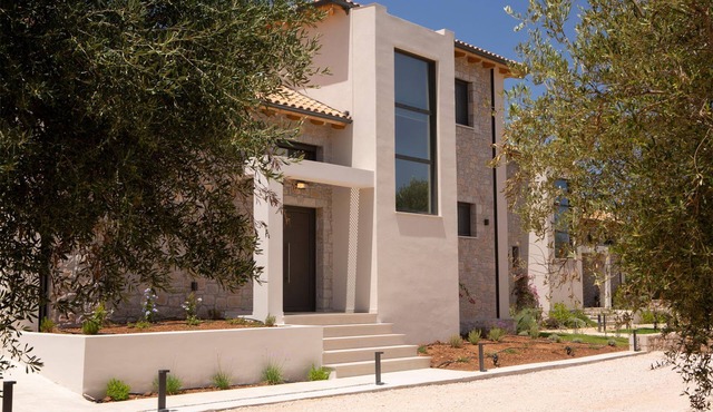 LUXURY VILLA KARIDIA 2 BEDROOM 4+2 GUESTS