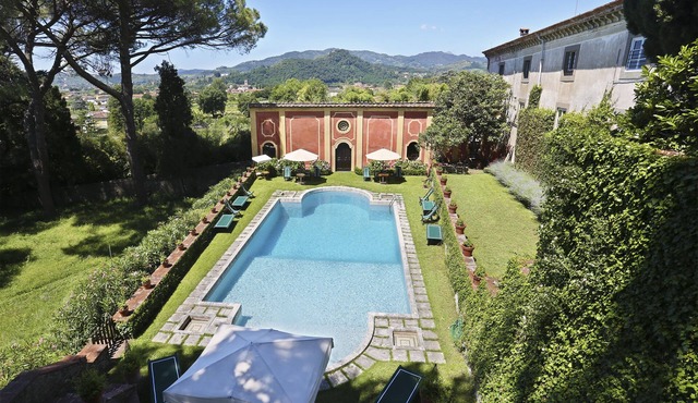 Luxury Villa on the Lucca's hills with private pool, BBQ,tennis court,PingPong.