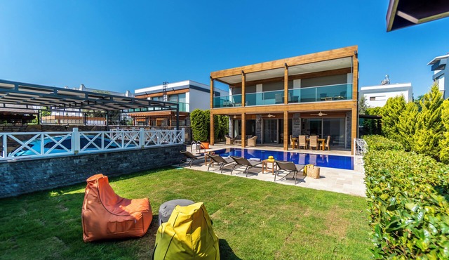 Luxury Villa - Private Pool - Prime Location