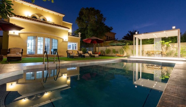 Luxury Villa – Private Pool & Maid Included