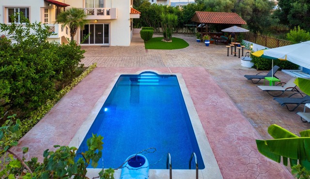 Luxury villa Rea fully equipped with swimming pool 5 bedrooms 11 guest