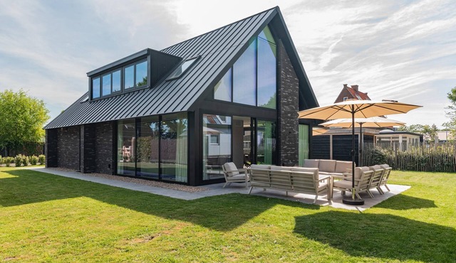 Luxury villa steps from Zoutelande beach