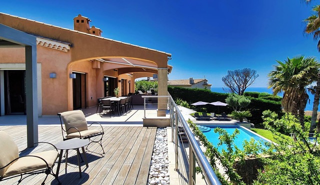 Luxury villa sea view, heated pool, sauna, jacuzzi, golf and beaches, 5 bedrooms