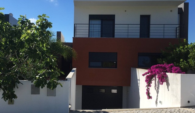 Luxury villa with private pool in Sobral da Lagoa with stunning views.