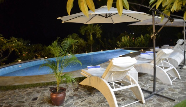 Luxury villa with pool and spectacular ocean view